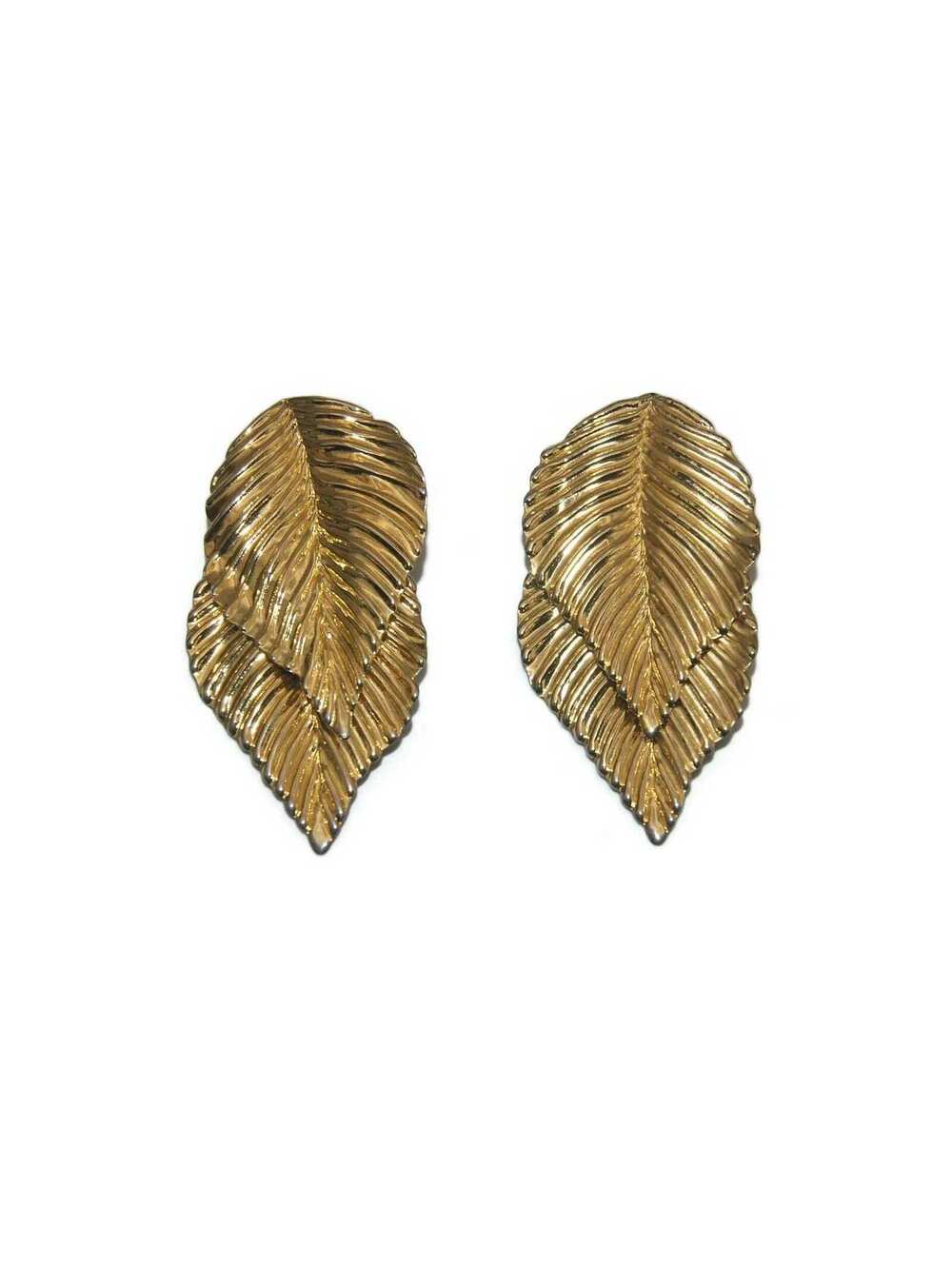 Vintage Gold Tone 2 Leaves Stud Earrings with Post Backs for Pierced Ears.